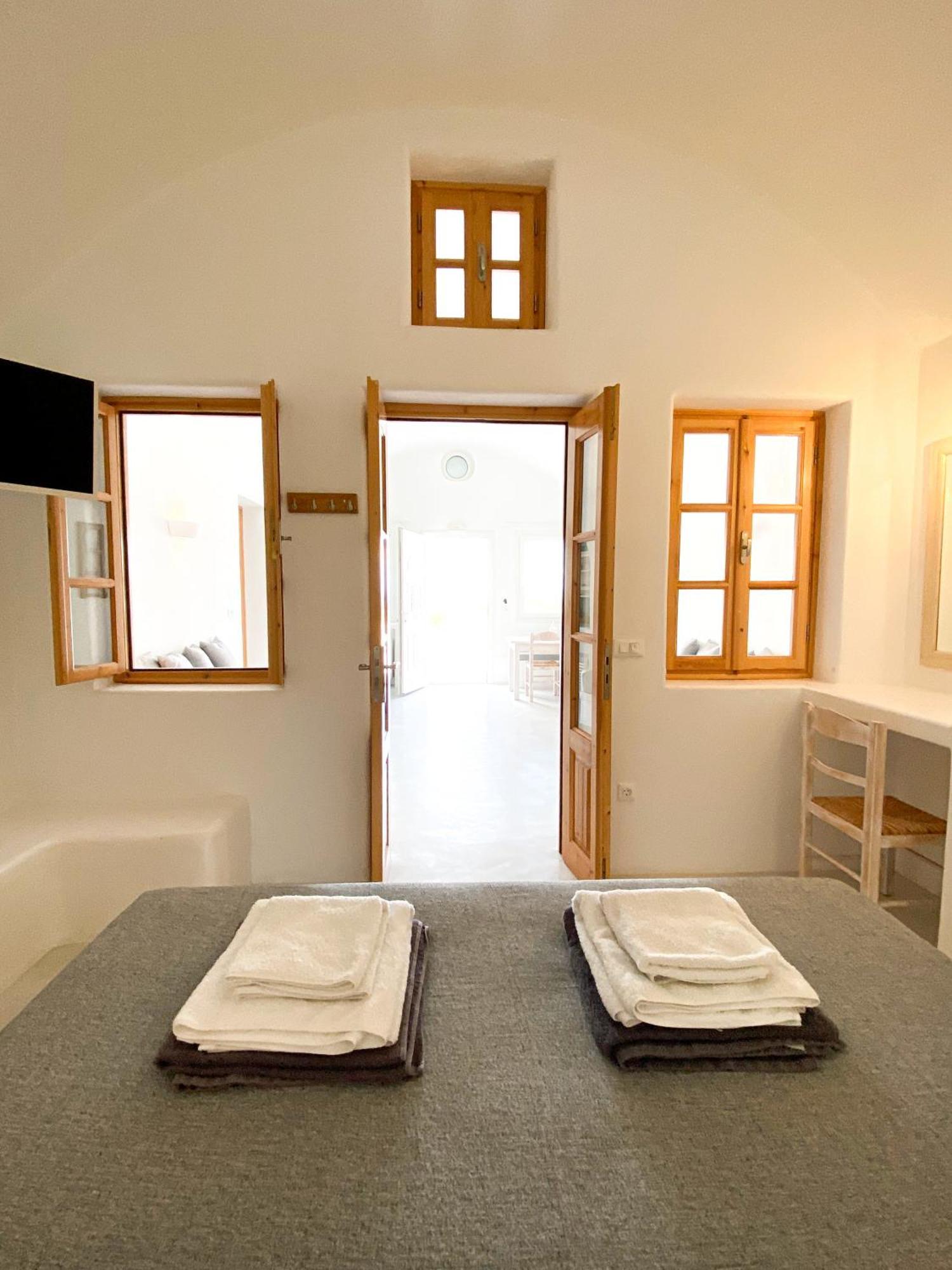 Villas Scirocco Fira (Santorini) Exterior foto